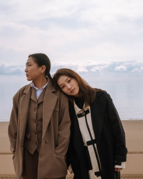 亚洲闺蜜时尚写真图片